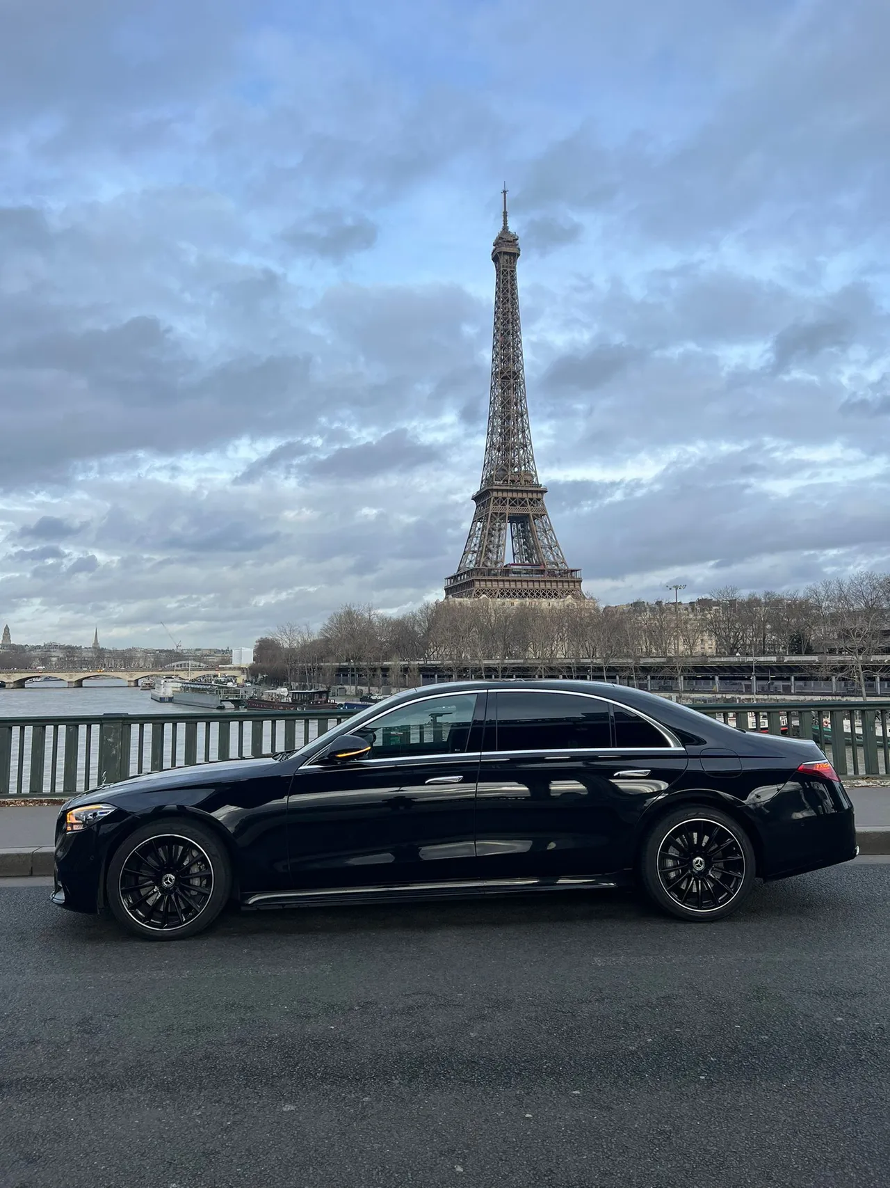Chauffeur service in Paris